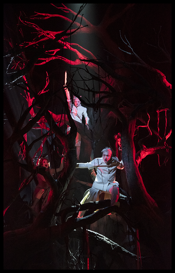 	<p><em>Macbeth Underworld,</em> 2020, K. Sigmundsson (Ghost) © Baus</p>
 