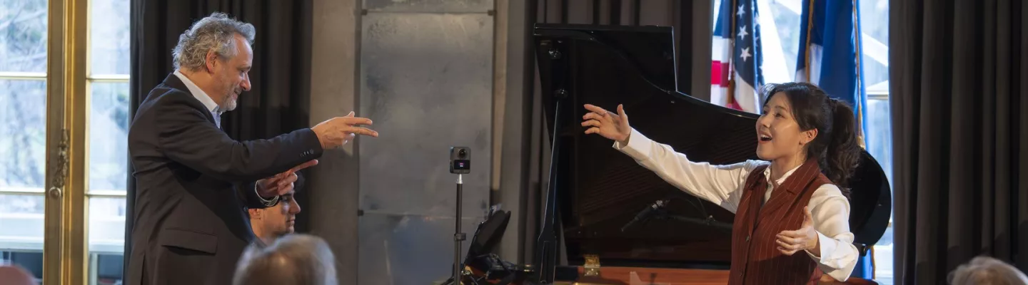 Masterclasse avec Louis Langrée, organisée à Villa Albertine, au Payne Whitney Mansion à New York, le 23 mars 2026