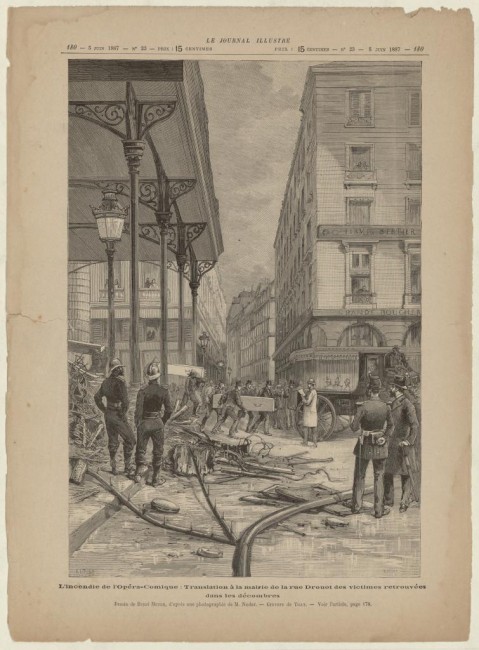 Des pompiers de Paris dans les décombres au lendemain de l’incendie (E. Tilly)