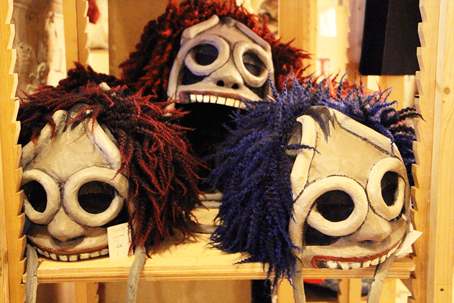 Masques conçus pour un spectacle de l'Opéra Comique © Stefan Brion