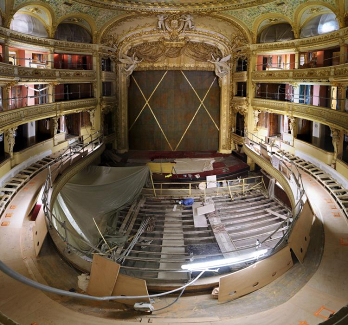 Salle Favart | Rideau de scène © Alwyne de Dardel - Photo © Stefan Brion