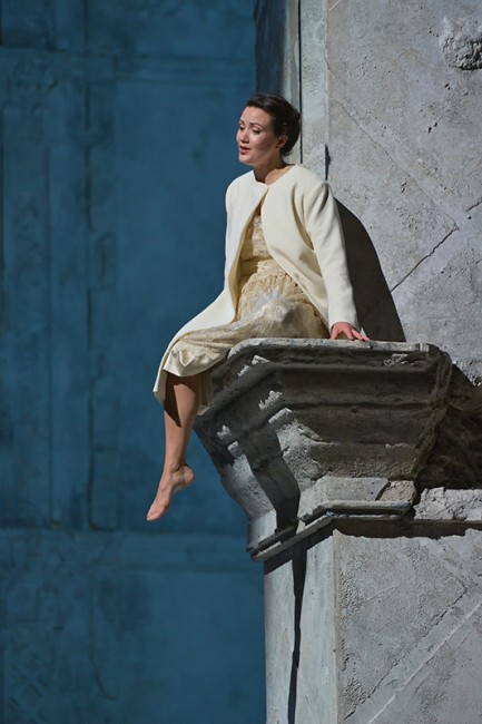 Photo de répétition de Roméo et Juliette avec Julie Fuchs (Juliette) © Stefan Brion