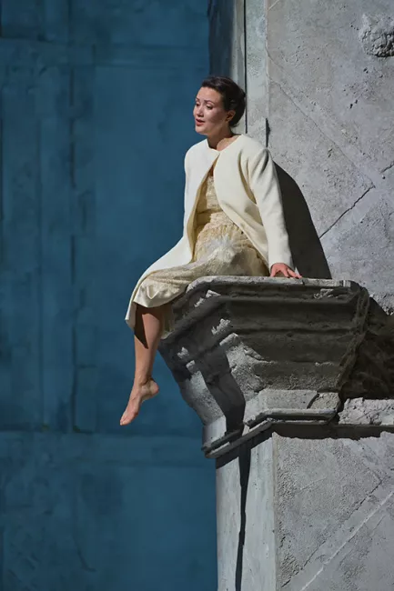 Photo de répétition de Roméo et Juliette avec Julie Fuchs (Juliette) © Stefan Brion