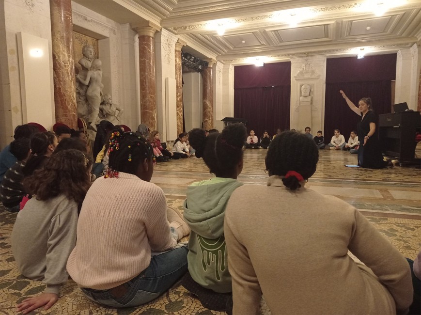 Visite de l'opéra comique par les jeunes de Limay