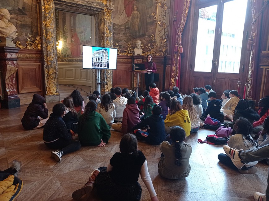 Visite de l'opéra comique par les jeunes de Limay