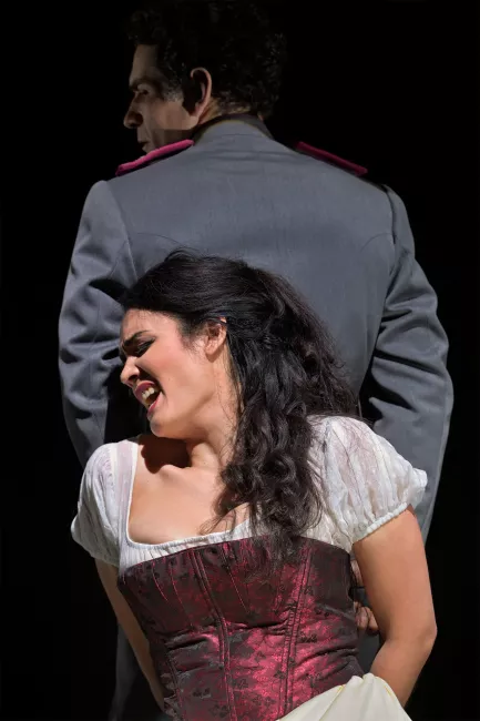 Gaëlle Arquez (Carmen), Frédéric Antoun (Don José) © Stefan Brion
