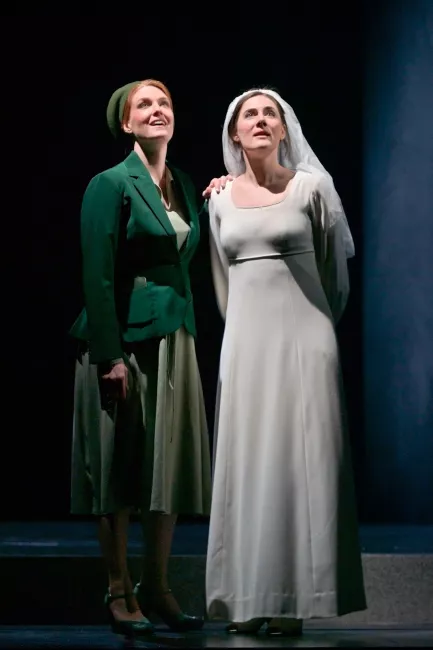 Wallis Giunta (Dodo McNeill), Sydney Mancasola (Bess McNeill)  - Breaking the waves | Opéra-Comique, 2023 © Stefan Brion