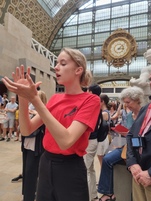 La Maîtrise Populaire de l'Opéra-Comique dans la nef du musée d'Orsay © Opéra-Comique