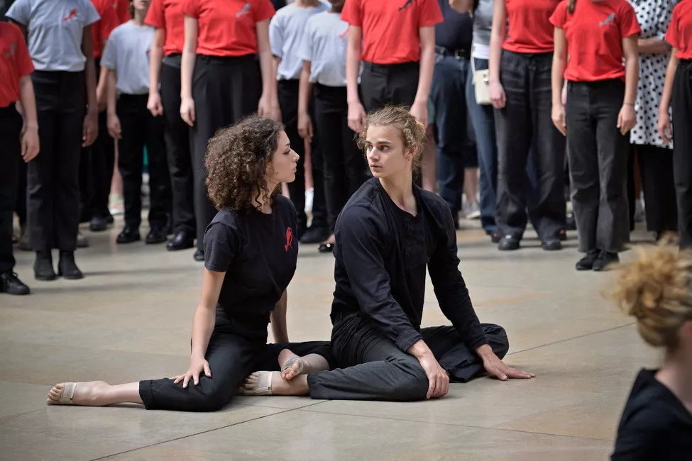 La Maîtrise Populaire de l'Opéra-Comique dans la nef du musée d'Orsay © Stefan Brion