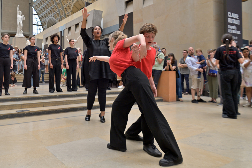 La Maîtrise Populaire de l'Opéra-Comique dans la nef du musée d'Orsay © Stefan Brion