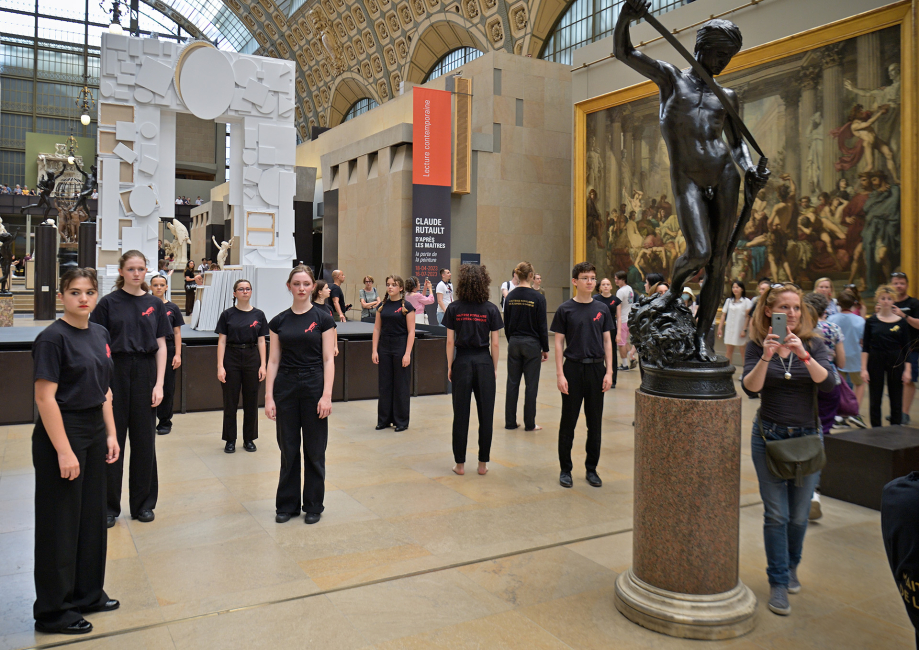 La Maîtrise Populaire de l'Opéra-Comique dans la nef du musée d'Orsay © Stefan Brion