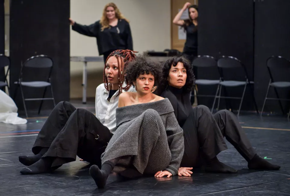 Les répétitions de Médée au petit théâtre (2025) © Stefan Brion