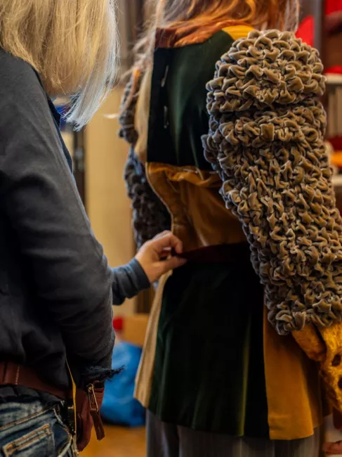 Essayage de costumes pour La Grande Affabulation