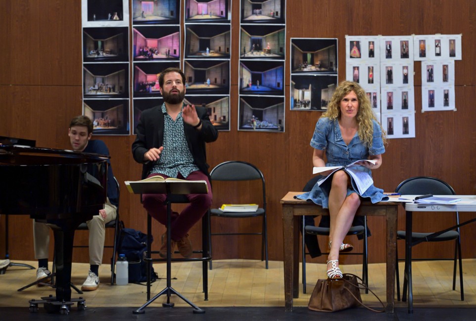 Les répétitions des Contes d'Hoffmann au Petit Théâtre (2025) © Stefan Brion