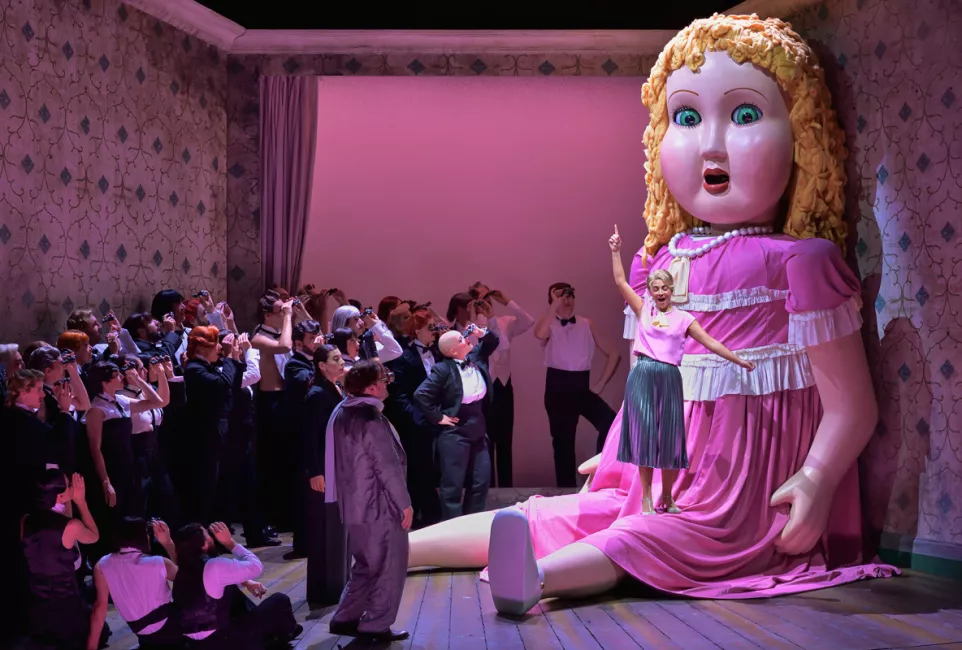 Les Contes d'Hoffmann (2025), Opéra-Comique © Stefan Brion