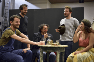 Mise en abyme: the artists of Bohème, notre jeunesse are rehearsing