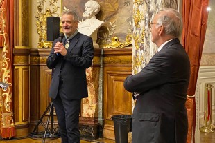 Louis Langrée reçoit les insignes de Commandeur dans l'Ordre des Arts et des Lettres