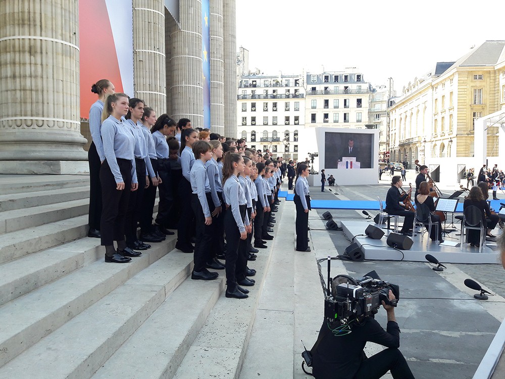 	<p>Chant pour Simone Veil © Ludovic Marin / Pool / Reuters</p>
 