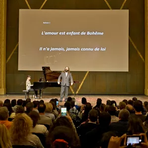 Tout ce monde pour chanter de l'opéra, vraiment ? 