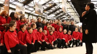 La Maîtrise Populaire chante à la Gare de Lyon