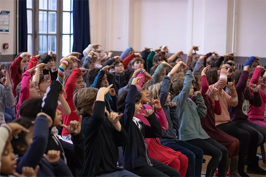 Des cours de Langue des Signes Française à la Maîtrise Populaire