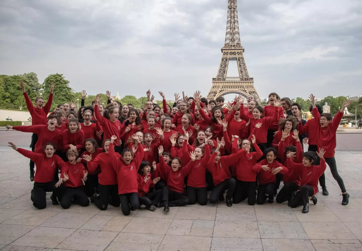 Intervention surprise de la Maîtrise Populaire au Trocadéro !