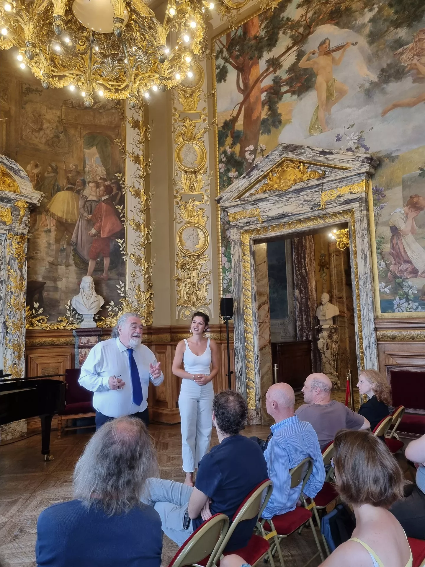 Jean-Philippe Lafont donne une masterclasse publique au foyer de l’Opéra-Comique