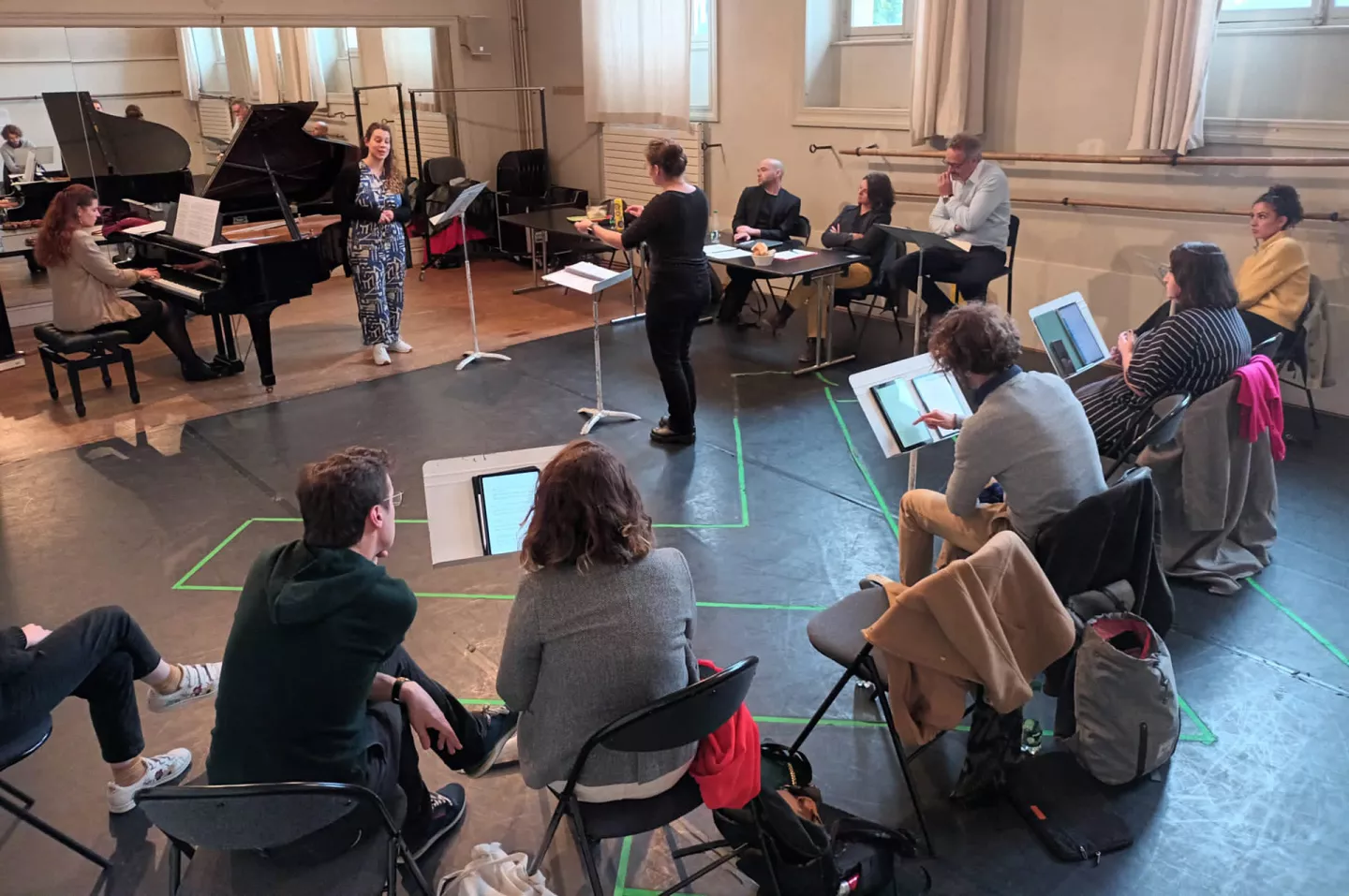 Louis Langrée, directeur de l’Opéra-Comique, mène une masterclasse avec ses Académiciens