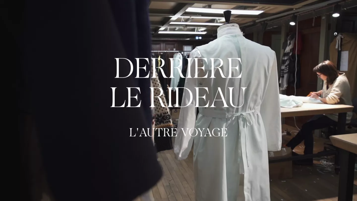 Behind the curtain | L'Autre Voyage