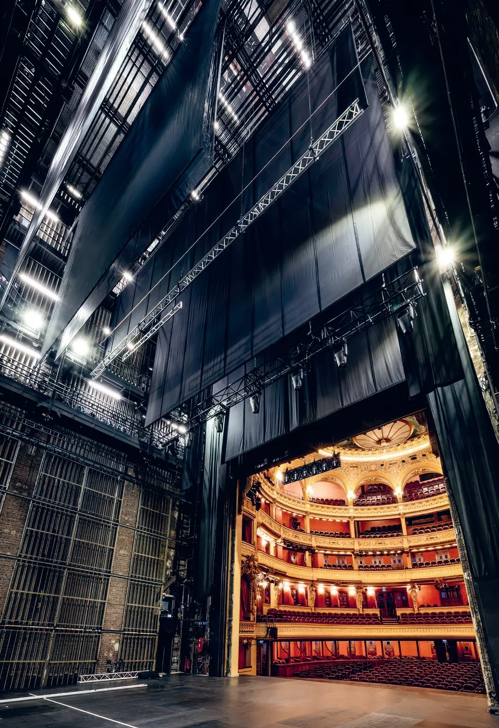 A Modernised Stage Apparatus